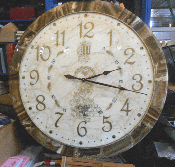 recyclart.org-leslies-recycled-table-clocks2