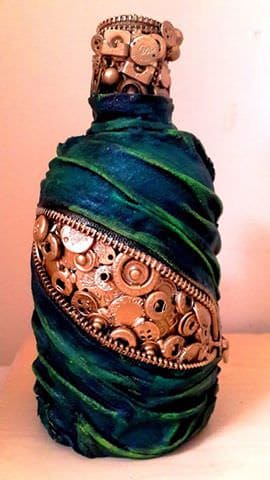 recyclart.org-decorative-glass-bottle