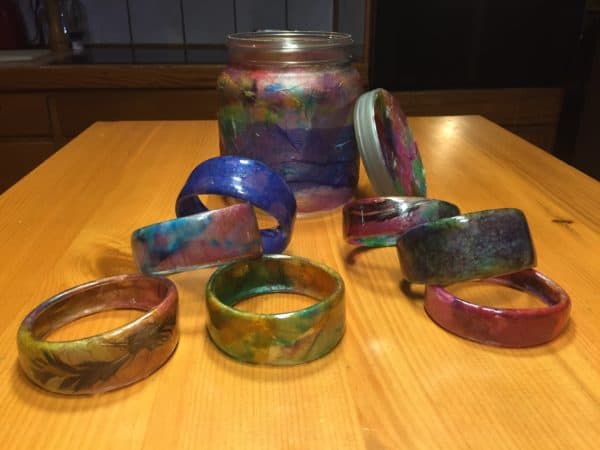recyclart.org-jar-of-bracelets