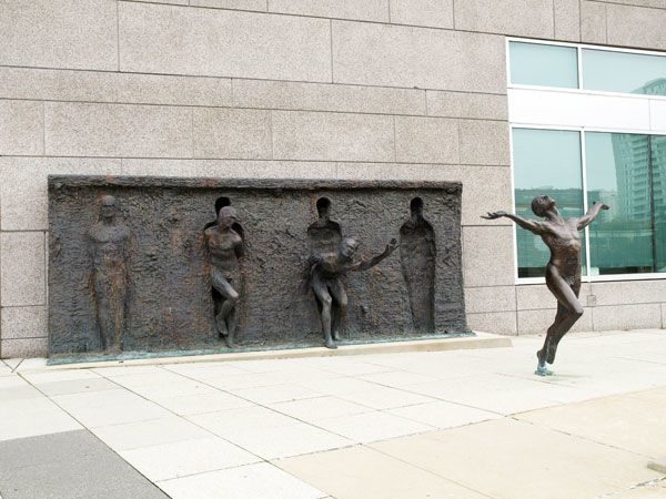 The Most Stunning Land Art Installations Across the Globe 3 &bull; Recycled Art