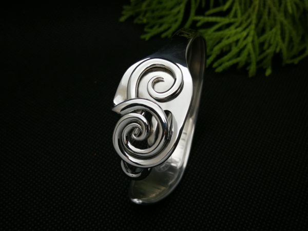 From Trash to Fashion, Upcycled Cutlery Into Jewels 7 &bull; Upcycled Jewelry Ideas