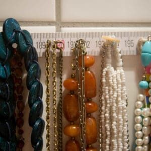 KPdesign_recycled-ruler-necklace-hanger_4