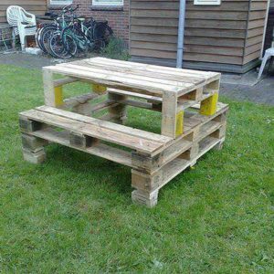 camping-table-from-pallet