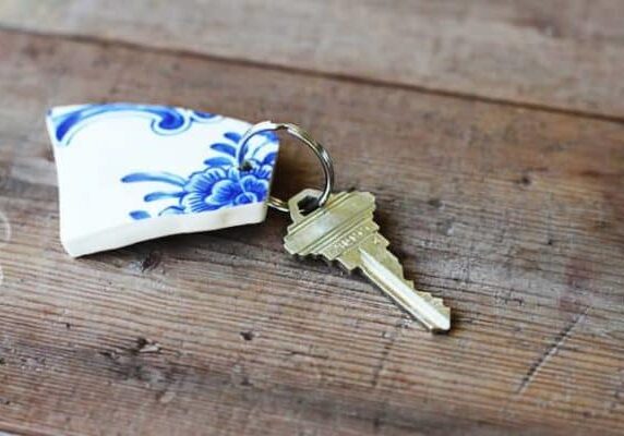 china-vase-key-recycled