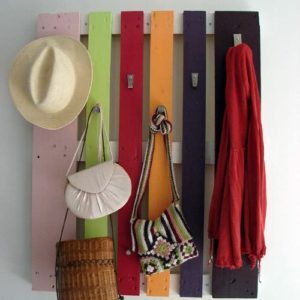 colorful-diy-coat-rack-of-a-pallet-1