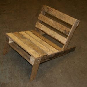 diy-pallet-chair-3