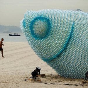 giant-fish-made-from-plastic-bottles-rio20-botafogo-beach-2