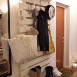 painted pallet entrance