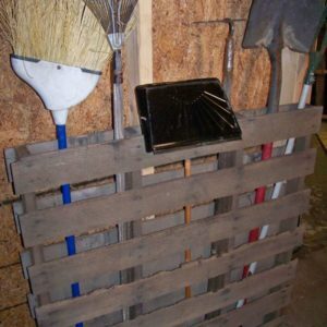 pallet-garden-tools-600x800