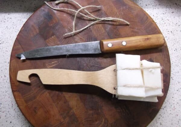 recyclart.org-a-tit-birds-feeder-from-kitchen-spatula-04