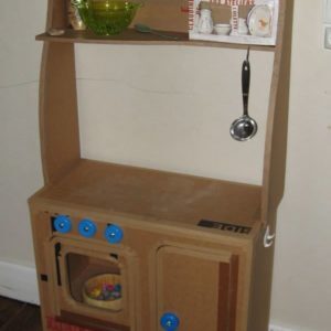 cuisiniere-enfant-carton