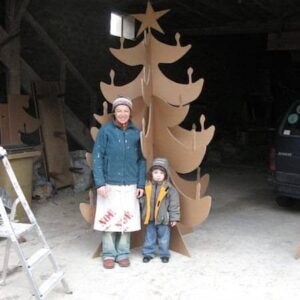 recyclart.org-cardboard-christmas-tree
