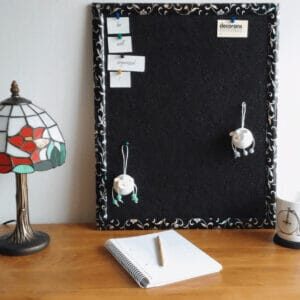 recyclart.org-corkboard-alternative-using-old-car-tires