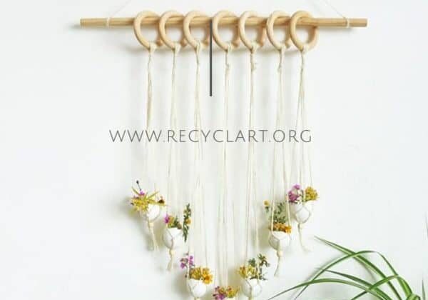 DIY Seasonal Spring Wall Hanging