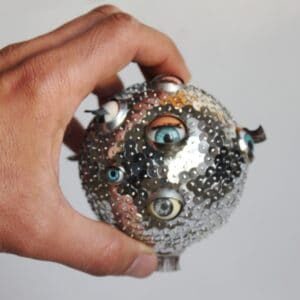 recyclart.org-eye-ball-ornament-03