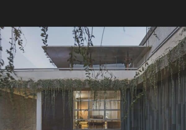 recyclart.org-exclusive-collage-house-developed-from-recycled-doors-and-windows-04