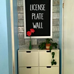 recyclart.org-license-plate-wall-diy