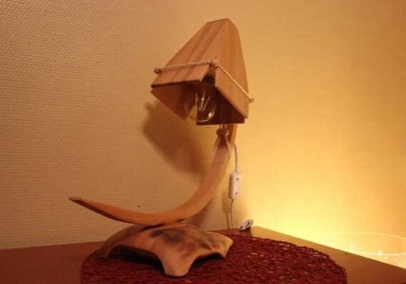 recyclart.org-wooden-lamp-from-one-left-over-board