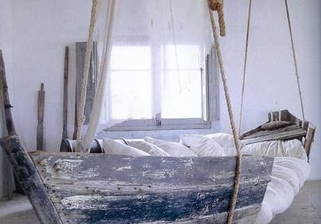 upcycled-boat-bed